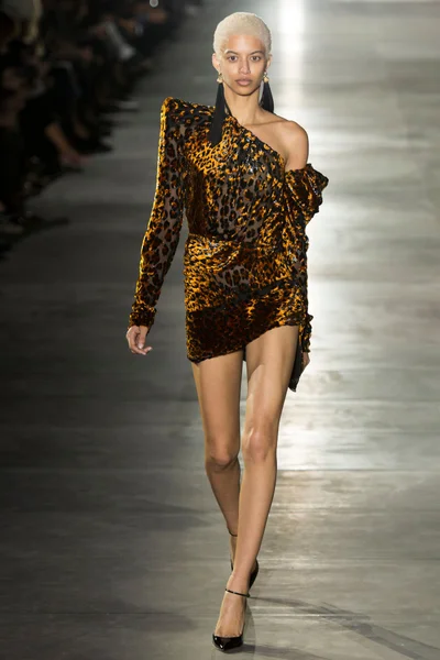 Look 49
